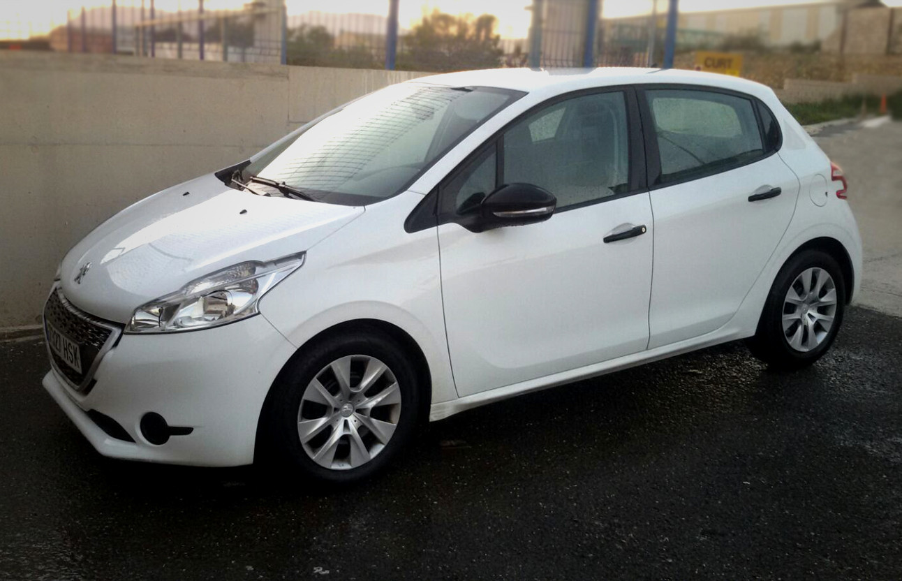Peugeot208